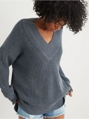 Aerie Wide V-Neck Oversized Pullover Sweater blue size medium